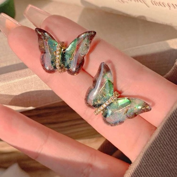 ❤️Rhinestone Butterfly Earrings - Picture 3 of 5